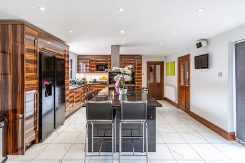 2 Travis Close, Hatfield, Doncaster, DN7 6TL