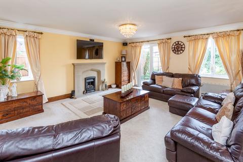 2 Travis Close, Hatfield, Doncaster, DN7 6TL