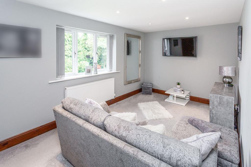 Upstairs lounge c/bed 6