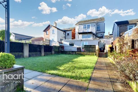 5 bedroom detached house for sale, Commercial Street, Pontypool