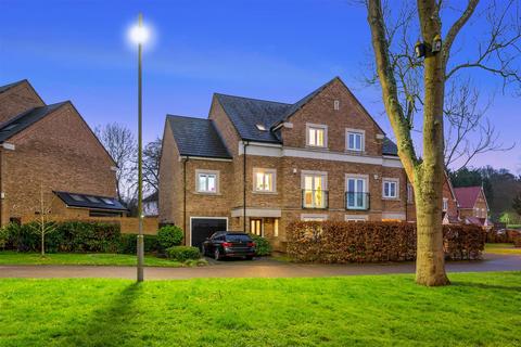 5a Richmond Crescent, Epsom, KT19 8JA