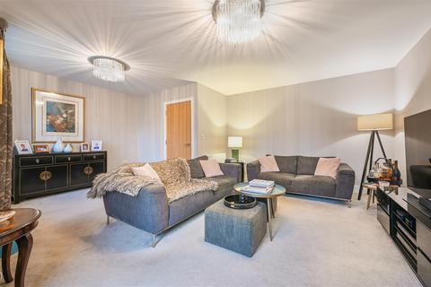 5a Richmond Crescent, Epsom, KT19 8JA