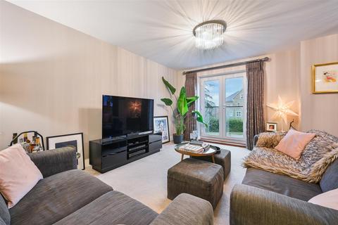 5a Richmond Crescent, Epsom, KT19 8JA