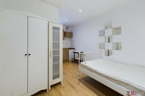 Melrose Avenue, London, NW2