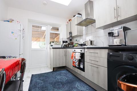 3 bedroom end of terrace house for sale, Fisher Close, Greenford, UB6