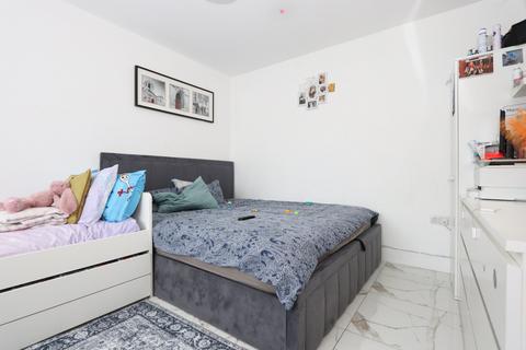 3 bedroom end of terrace house for sale, Fisher Close, Greenford, UB6