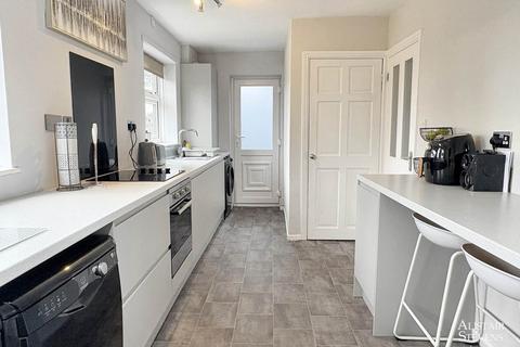 23 Bromley Avenue, Royton, Oldham, OL2 5YB