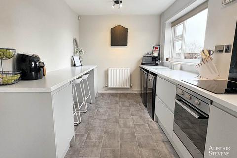 23 Bromley Avenue, Royton, Oldham, OL2 5YB