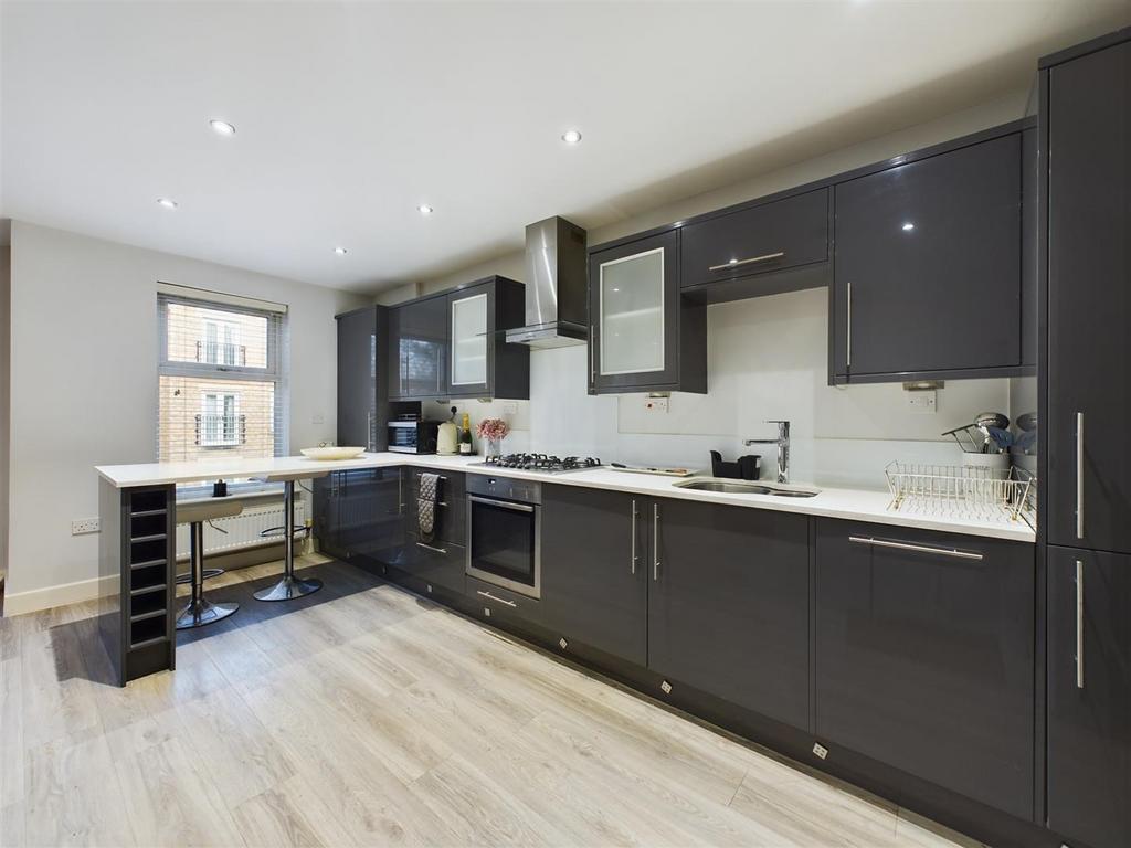 CAM02745 G0-PR0073-STILL009.jpg