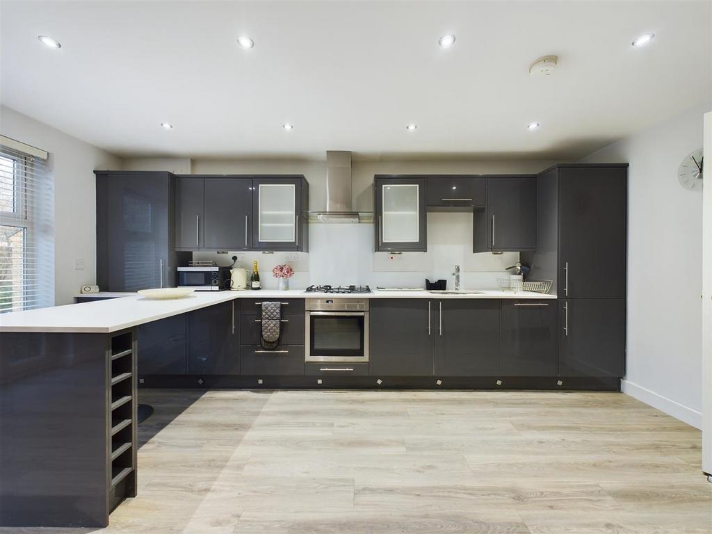 CAM02745 G0-PR0073-STILL008.jpg