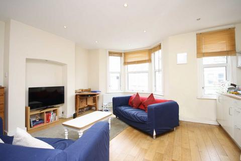 4 bedroom flat to rent, Hubert Grove, London SW9