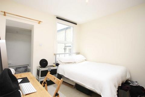 4 bedroom flat to rent, Hubert Grove, London SW9