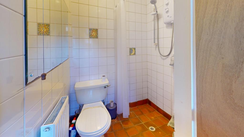 4-Annesley-Grove-Bathroom 1