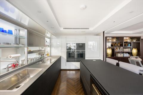 3 bedroom flat for sale, Portland Place, Marylebone, W1B.