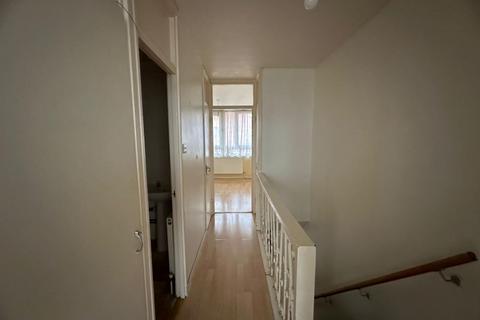 2 bedroom flat for sale, Flat 43, Gilby House, Berger Road, Homerton, London, E9 6HU