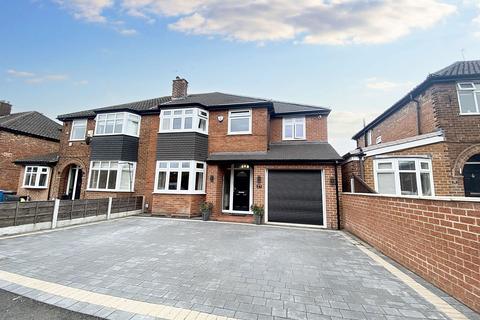 4 bedroom semi-detached house for sale, Greenacre Lane, Manchester M28