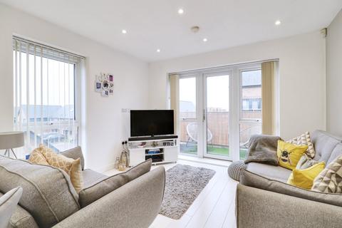 2 bedroom flat for sale, Falcon Way, South Ockendon RM15