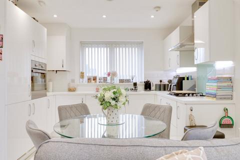 9 Falcon Way, South Ockendon, RM15 5FW