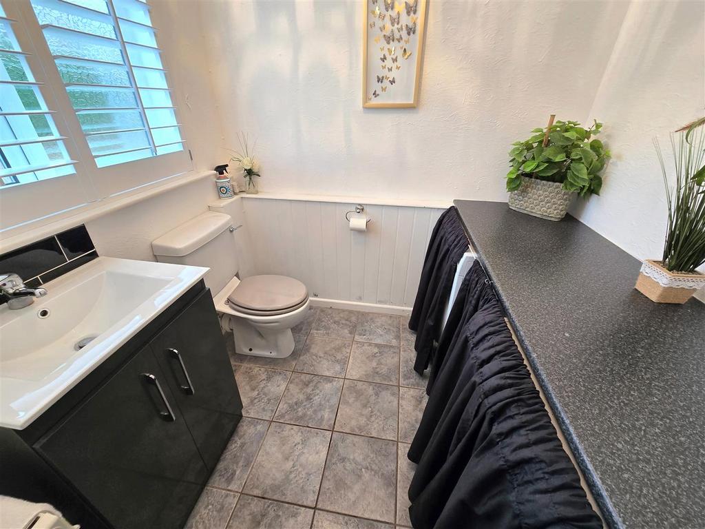 Cloakroom/Utility