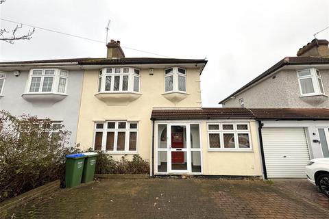 4 bedroom semi-detached house for sale, Berkeley Avenue, Bexleyheath DA7