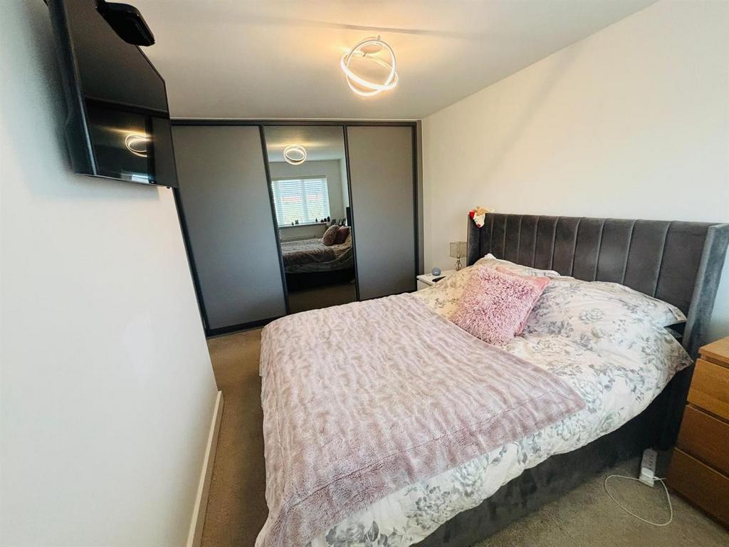 Bed 4.jpg