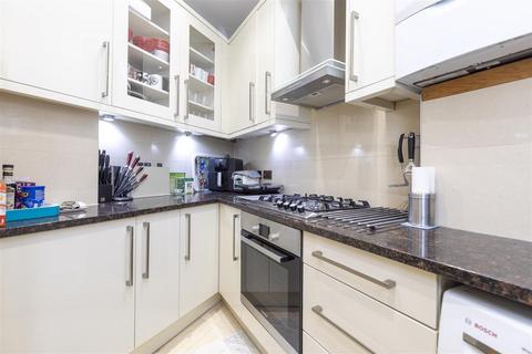 3 bedroom flat for sale, Old Brompton Road, London SW7