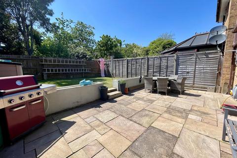 10 Brazen Close, Newhaven, BN9 9XZ