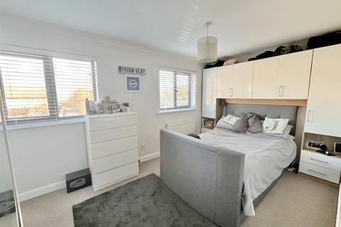 10 Brazen Close, Newhaven, BN9 9XZ