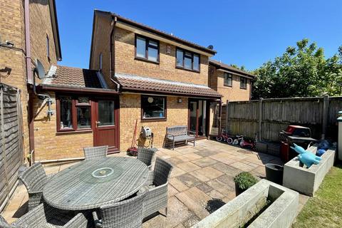 10 Brazen Close, Newhaven, BN9 9XZ