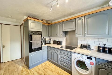 10 Brazen Close, Newhaven, BN9 9XZ