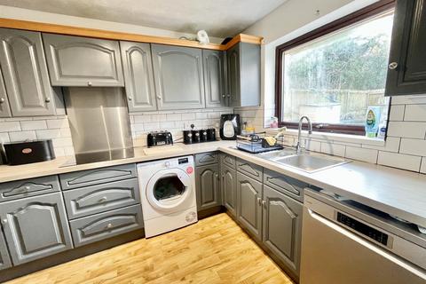 10 Brazen Close, Newhaven, BN9 9XZ