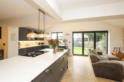 300 Ashgate Road, Chesterfield, S40 4BW