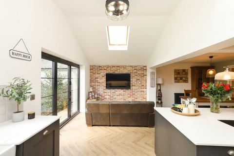 300 Ashgate Road, Chesterfield, S40 4BW