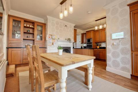 6 bedroom townhouse for sale, North Bar Within, Beverley
