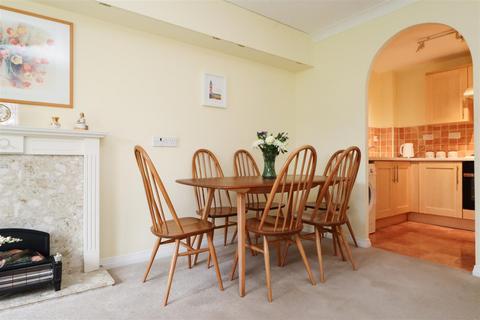 1 bedroom retirement property for sale, North Parade, Horsham