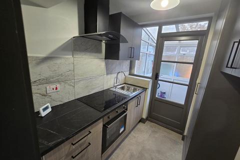 3 bedroom house to rent, Somerset Road, Enfield