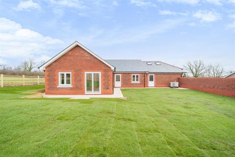 3 bedroom detached bungalow for sale, Monks Hill, Westbourne PO10