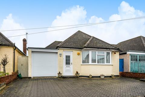 2 bedroom bungalow for sale, Sheep Walk, Shepperton, TW17