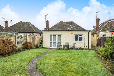 2 bedroom bungalow for sale, Sheep Walk, Shepperton, TW17