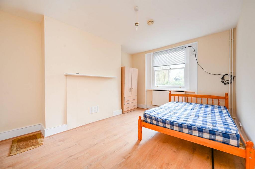 Castlebar road ealing london w5 studio 1 500 pcm 346 pw 