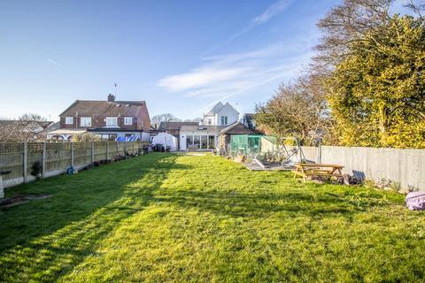 4 bedroom detached house for sale, Alexandra Road, Great Wakering SS3