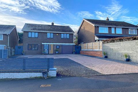 4 bedroom detached house for sale, Hoo Road, Kidderminster, DY10