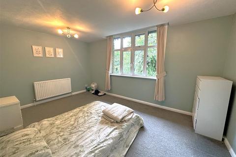 2 bedroom flat for sale, Warren House, Aldershot