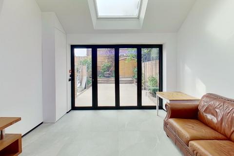 undefined, Madrid Road, Guildford