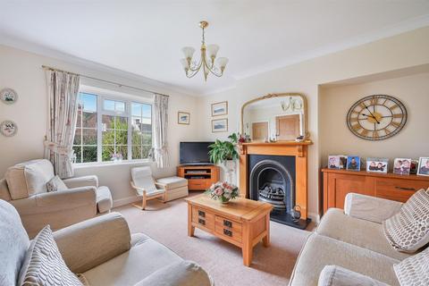 3 bedroom semi-detached house for sale, Salisbury Road, Banstead