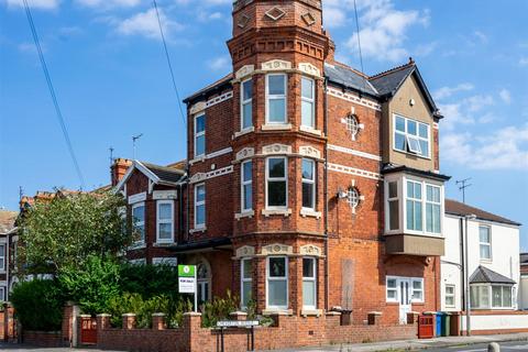 4 bedroom townhouse for sale, Queen Street, Withernsea