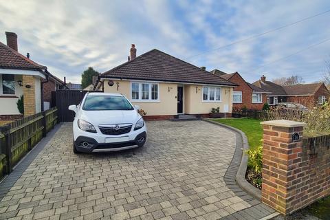 2 bedroom detached bungalow for sale, Yew Tree Close, Fair Oak SO50