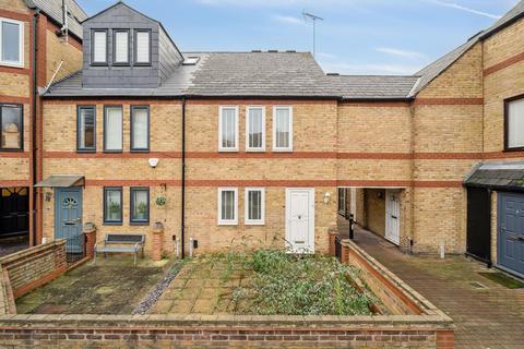 2 bedroom terraced house to rent, Lime Close, London, E1W