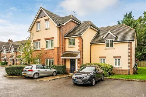 1 bedroom apartment for sale, HALCYON CLOSE, OXSHOTT, KT22