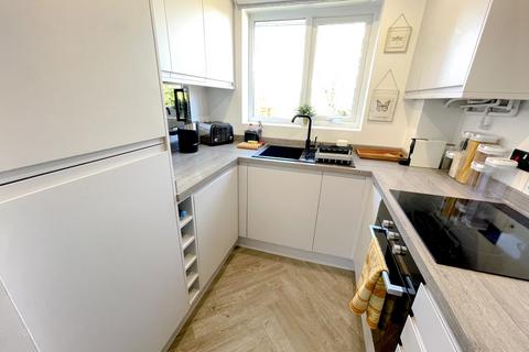 1 bedroom flat for sale, Godmanston Close, Poole BH17